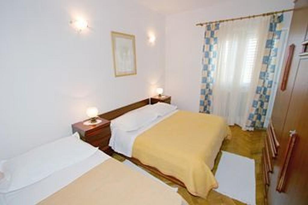 Apartments Toni Two Igrane Esterno foto