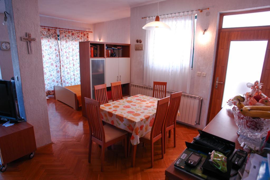 Apartments Toni Two Igrane Esterno foto