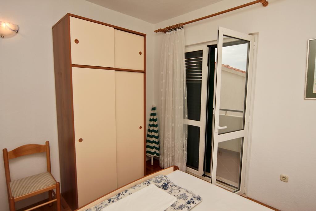 Apartments Toni Two Igrane Esterno foto