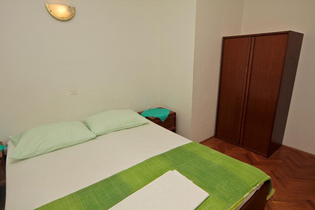 Apartments Toni Two Igrane Esterno foto