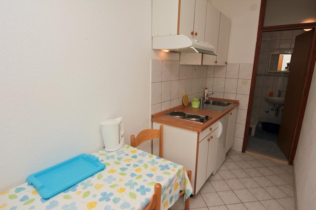 Apartments Toni Two Igrane Esterno foto