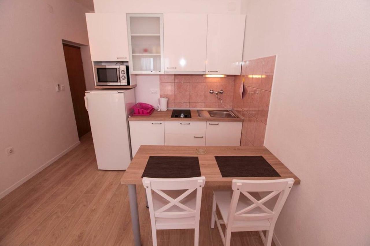 Apartments Toni Two Igrane Esterno foto